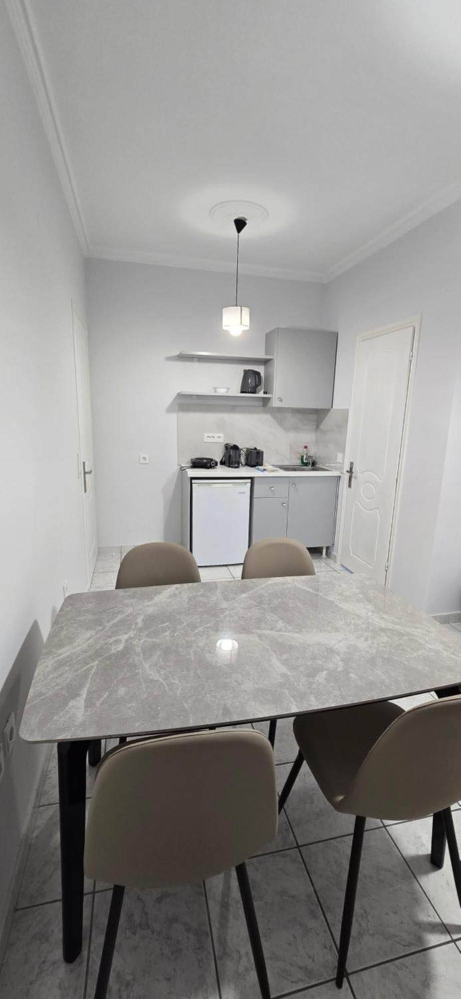 Georgia Apartment *